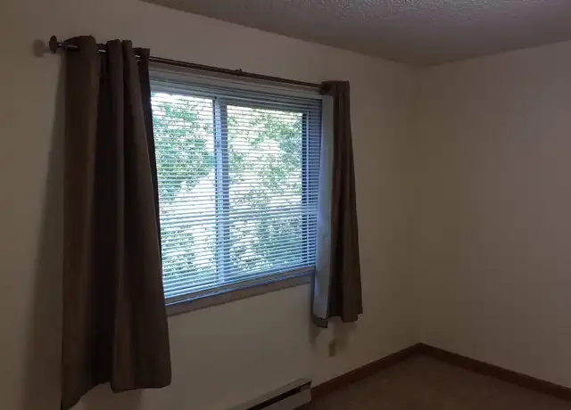 Property at 2905 Winsor Dr Unit 6, Eau Claire, WI, 54703, 1 bed, 1 bath, [object Object]