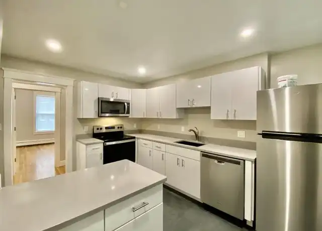 Property at 33 Portsmouth St, Cambridge, MA, 02141, 2 beds, 1 bath, [object Object]