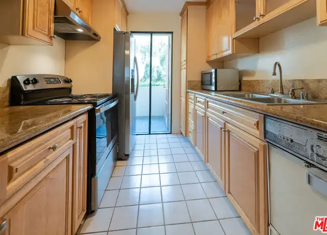 Property at 5330 Zelzah Ave #4, Encino, CA, 91316, 2 beds, 2 baths, [object Object]