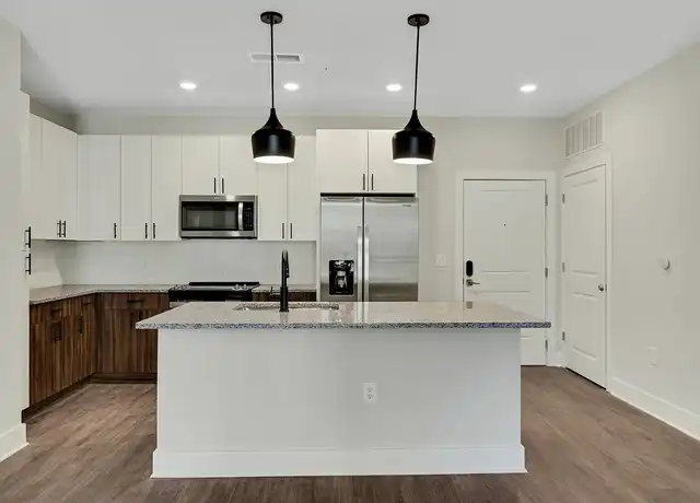 Property at Rise Red Mountain - 1010 Beacon Pkwy E, Birmingham, AL, 35209, 1-2 bed, 1-2 bath, [object Object]