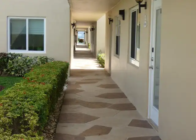 Property at 207 Burgundy E, Delray Beach, FL, 33484, 1 bed, 1.5 baths, [object Object]