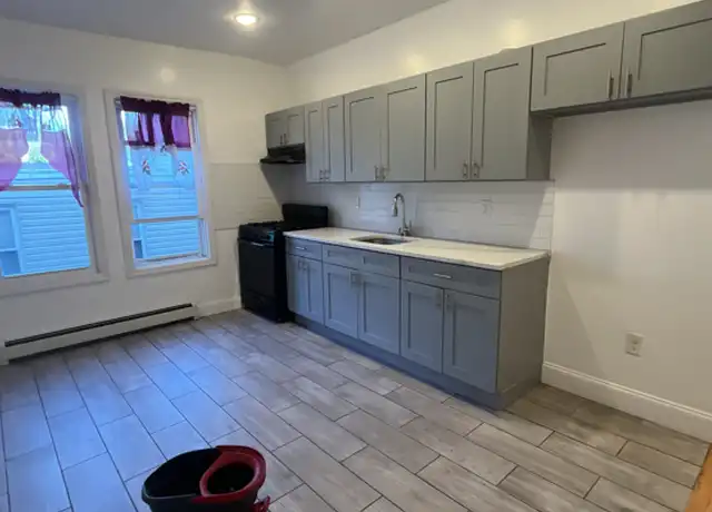 Property at 35 William St Unit 4, City of Orange, NJ, 07050, 4 beds, 1.5 baths, [object Object]