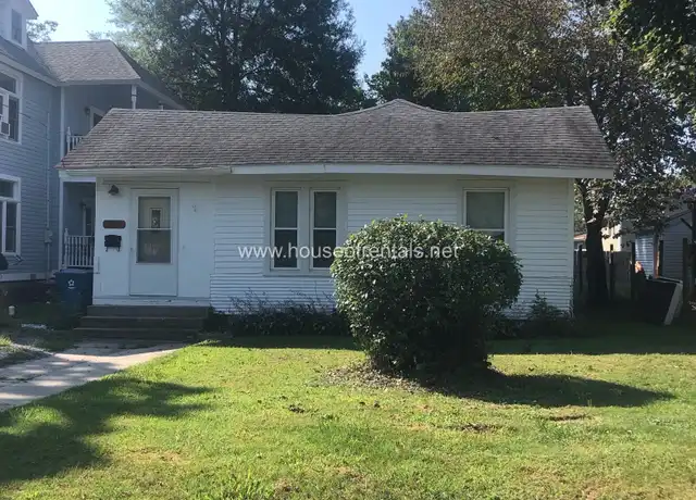 Property at 301 W Grand Ave, Carterville, IL, 62918, 2 beds, 1 bath, [object Object]