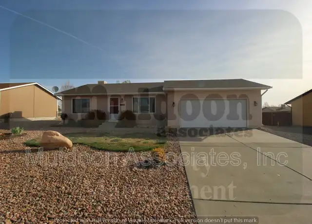 Property at 220 S Caddoa Dr, Pueblo, CO, 81007, 3 beds, 3 baths, [object Object]