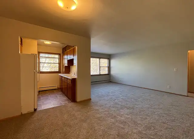 Property at 699 3rd St E Unit 204, St Paul, MN, 55106, 1 bed, 1 bath, [object Object]