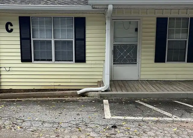 Property at Sunrise Terrace - 703 West Ave, Gainesville, GA, 30501, 1-2 bed, 1 bath, [object Object]