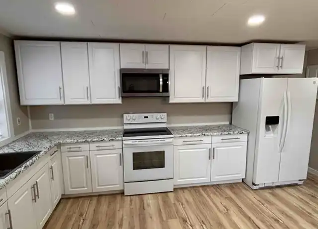 Property at 5600 Andrew Rd Unit B, Mobile, AL, 36619, 2 beds, 1 bath, [object Object]