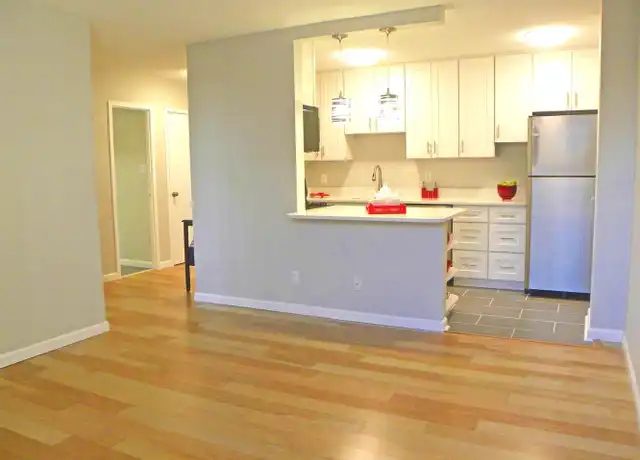 Property at 501 Slaters Ln #212, Alexandria, VA, 22314, 1 bed, 1 bath, [object Object]