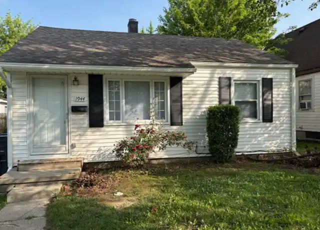 Property at 1944 Meadowlark Ave, Toledo, OH, 43614, 2 beds, 1 bath, [object Object]