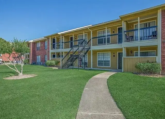 Photo of 291 Scarborough Dr, Conroe, TX 77304