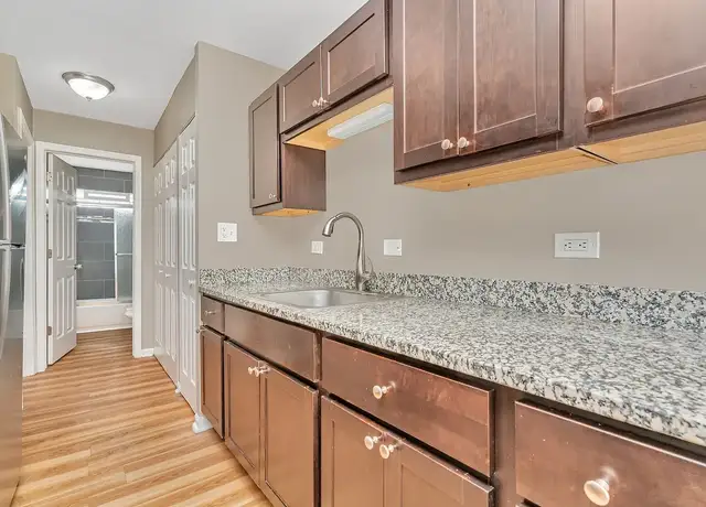 Photo of 21 N Main St, Glen Ellyn, IL 60137