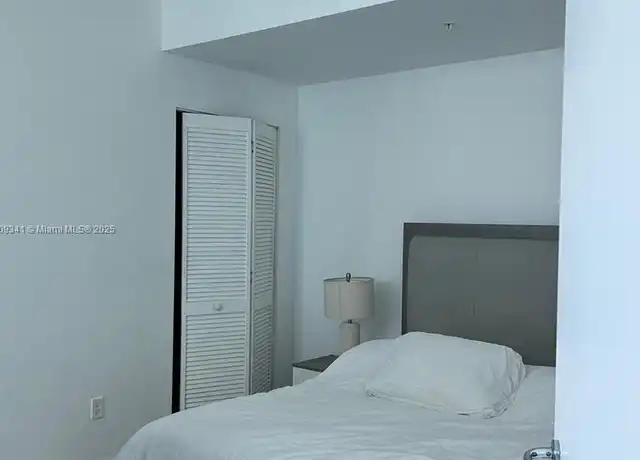 Property at 300 S Biscayne Blvd Unit T-2011, Miami, FL, 33131, 1 bed, 1 bath, [object Object]
