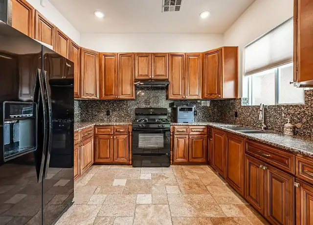 Photo of 606 S Riverside Ave, Rialto, CA 92376