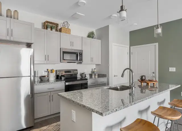 Photo of 100 Flint Pond Cir, Shrewsbury, MA 01545