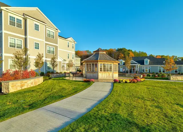 Photo of 100 Flint Pond Cir, Shrewsbury, MA 01545