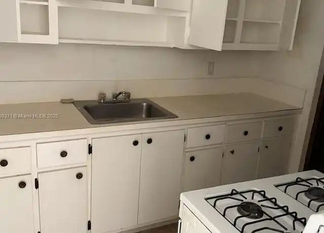 Property at 1600 NW 4th Ave Unit 16A, Miami, FL, 33136, 3 beds, 1 bath, [object Object]