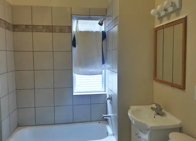 Property at 8318 S Houston Ave Unit 2, Chicago, IL, 60617, 4 beds, 1 bath, [object Object]