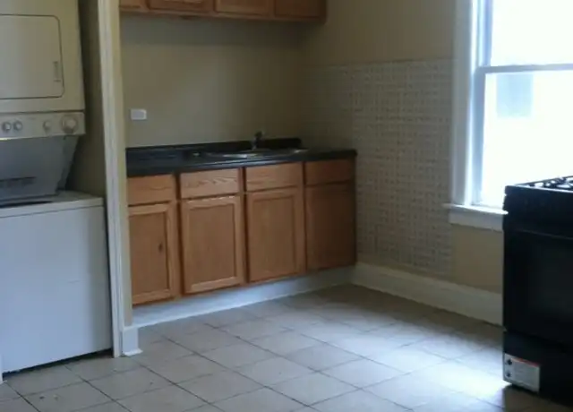 Property at 8318 S Houston Ave Unit 2, Chicago, IL, 60617, 4 beds, 1 bath, [object Object]