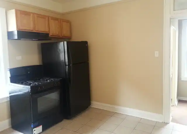 Property at 8318 S Houston Ave Unit 2, Chicago, IL, 60617, 4 beds, 1 bath, [object Object]