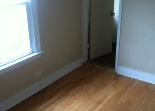 Property at 8318 S Houston Ave Unit 2, Chicago, IL, 60617, 4 beds, 1 bath, [object Object]