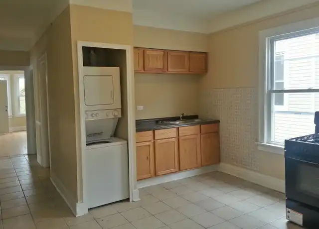 Property at 8318 S Houston Ave Unit 2, Chicago, IL, 60617, 4 beds, 1 bath, [object Object]
