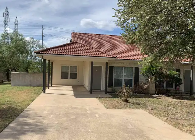 Property at 700 Hi Cir W, Horseshoe Bay, TX, 78657, 2 beds, 1 bath, [object Object]
