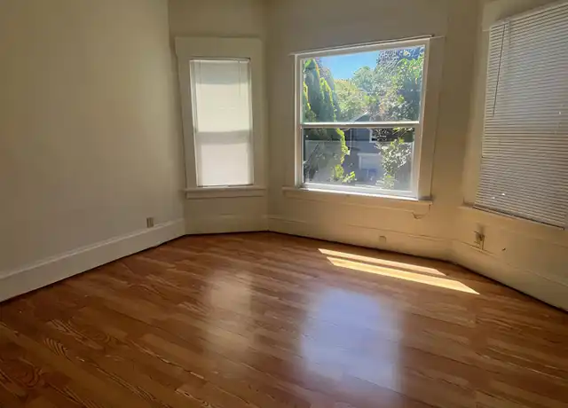 Property at 3904 N Albina Ave Unit 2, Portland, OR, 97227, 1 bed, 1 bath, [object Object]