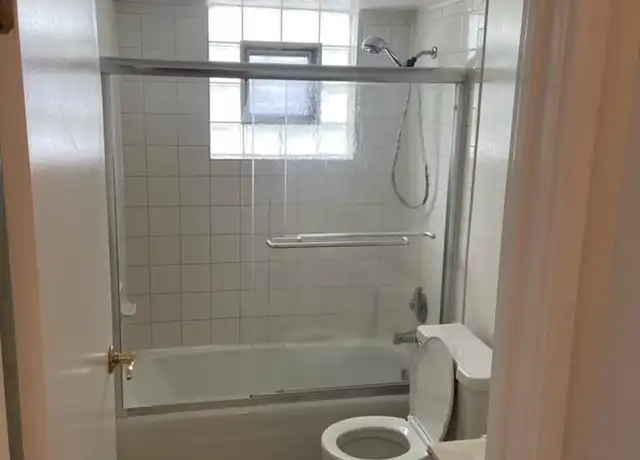 Property at 27 S Roselle Rd Unit 3E, Roselle, IL, 60172, 1 bed, 1 bath, [object Object]