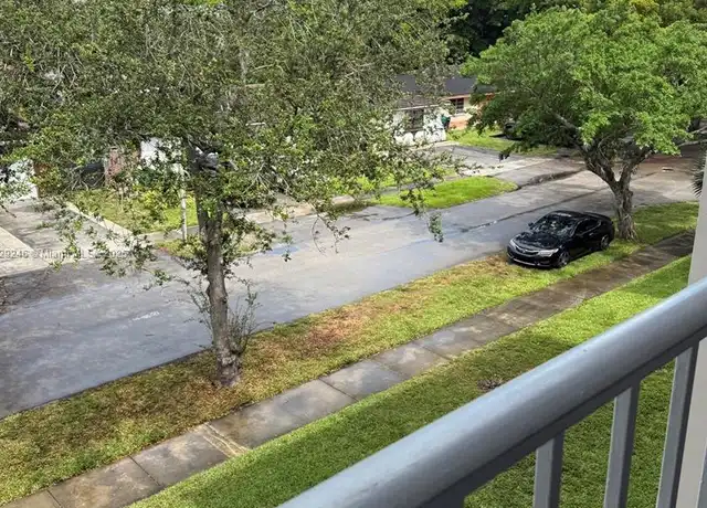 Property at 13900 Lake Placid Ct Unit A37, Miami Lakes, FL, 33014, 1 bed, 1 bath, [object Object]