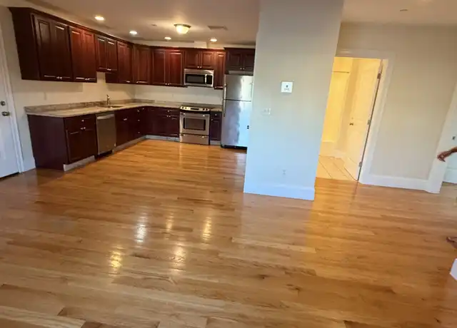 Property at 32 Locust St Unit 401, Medford, MA, 02155, 2 beds, 1 bath, [object Object]