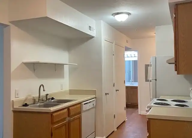Property at 420 Acorn Grove Ln Unit 400G, Chesapeake, VA, 23320, 2 beds, 1 bath, [object Object]
