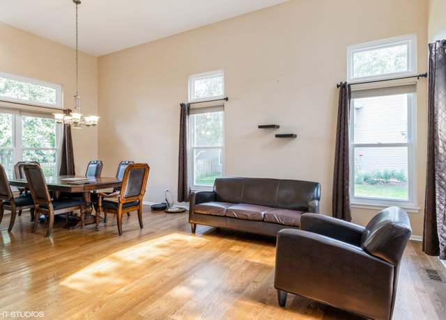Photo of 170 Willow Bnd, Bolingbrook, IL 60490