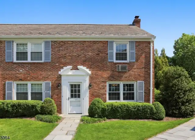 Property at 68 New England Ave Unit 2, Summit, NJ, 07901, 2 beds, 1.5 baths, [object Object]