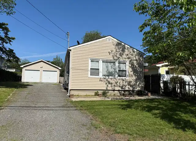 Property at 27 Adirondack Dr, Selden, NY, 11784, 2 beds, 1 bath, [object Object]