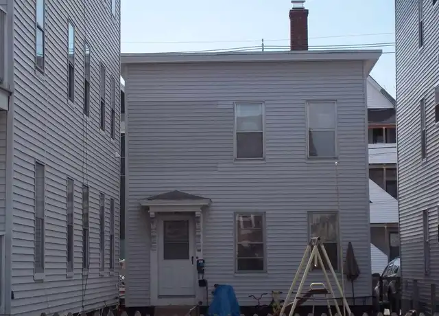 Property at 231 Spruce St, Manchester, NH, 03103, 3 beds, 2 baths, [object Object]