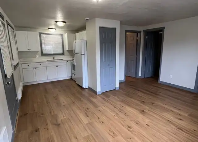 Property at 403 Fillmore St Unit 1/2, Hoquiam, WA, 98550, 2 beds, 1 bath, [object Object]