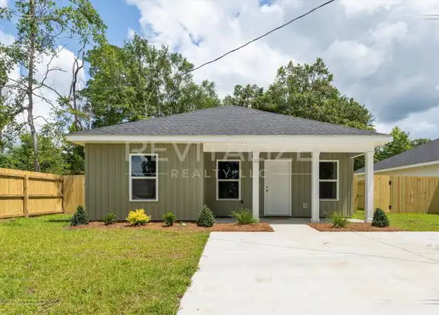 Property at 22 E Everett Ave, Saraland, AL, 36571, 4 beds, 2 baths, [object Object]