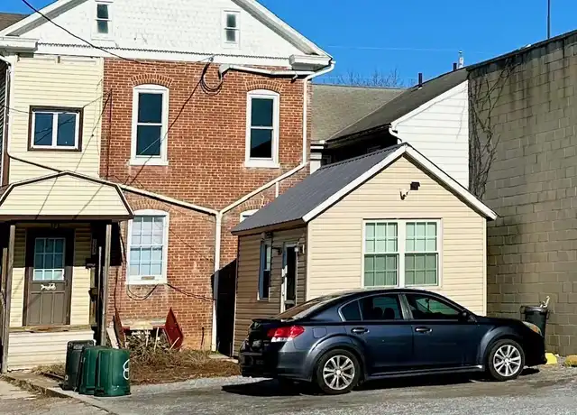 Property at 125 Baltimore St Apt A, Hanover, PA, 17331, 1 bed, 1 bath, [object Object]