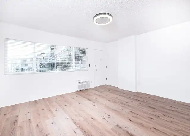 Property at 117 Apartments - 15925 Victory Blvd, Van Nuys, CA, 91406, 1 bed, 1 bath, [object Object]