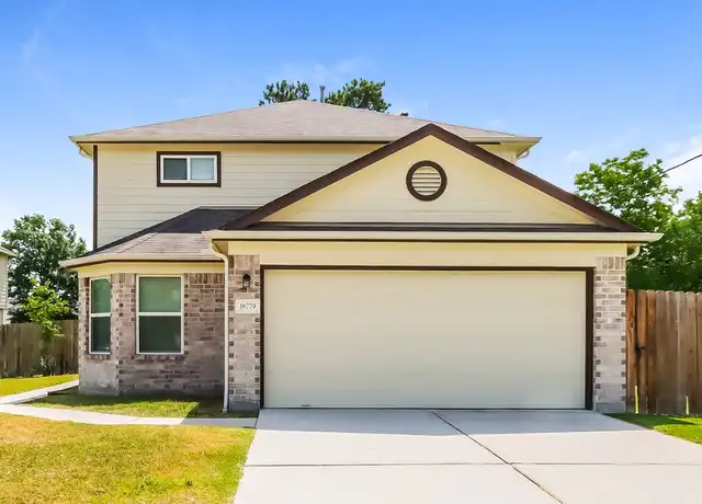 Property at 16779 Warbler Dr, Conroe, TX, 77385, 5 beds, 3 baths, [object Object]