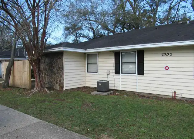 Property at 7002 Lanier Dr, Pensacola, FL, 32504, 2 beds, 1 bath, [object Object]