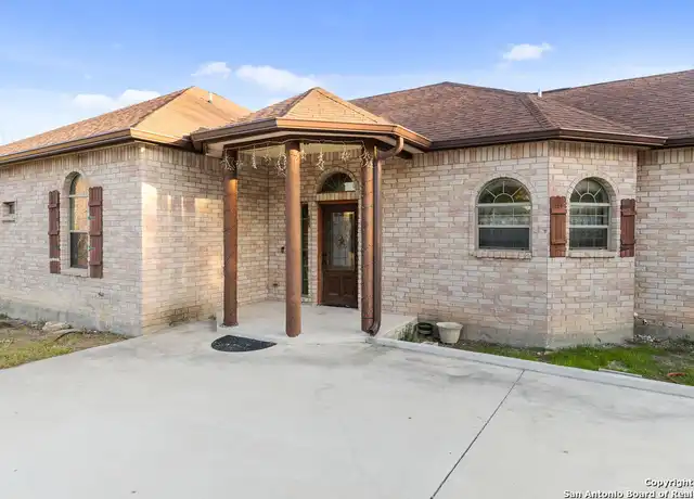 Property at 319 County Road 386, San Antonio, TX, 78253, 4 beds, 4 baths, [object Object]