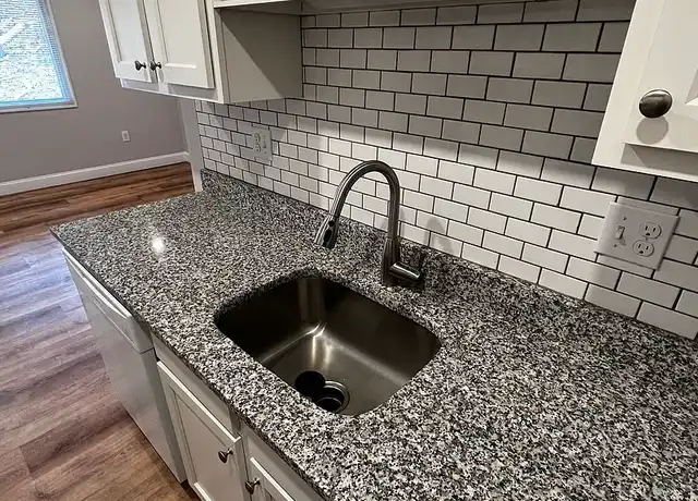Property at 36 & 38 & 40 Oak - 36 Oak Ave, Worcester, MA, 01605, 2 beds, 1 bath, [object Object]