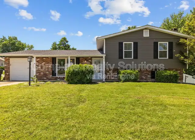 Property at 17 Auchly Ln, Saint Peters, MO, 63376, 3 beds, 2.5 baths, [object Object]