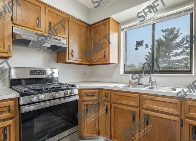 Property at 7984 Green Meadow Ct Unit 4, Georgetown Twp, MI, 49428, 2 beds, 1.5 baths, [object Object]