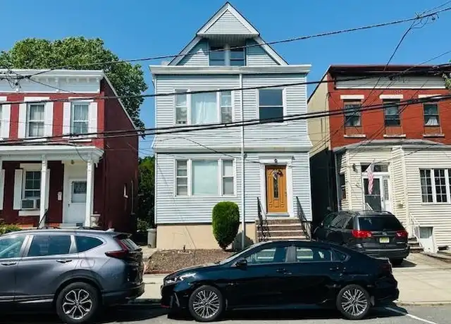 Property at 11 W 31st St Unit 3, Bayonne, NJ, 07002, 2 beds, 1.5 baths, [object Object]