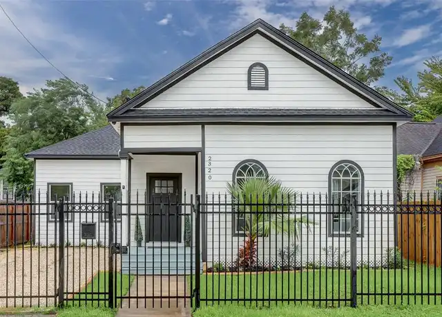 Property at 2320 Chestnut St, Houston, TX, 77009, 3 beds, 2 baths, [object Object]