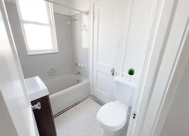 Property at 318 W 2nd St Unit 207, Flint, MI, 48502, 1 bed, 1 bath, [object Object]