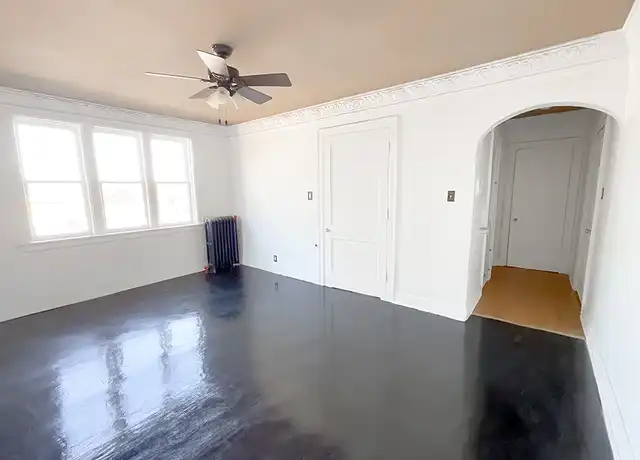 Property at 318 W 2nd St Unit 207, Flint, MI, 48502, 1 bed, 1 bath, [object Object]