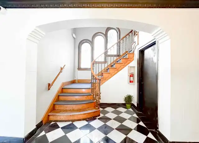 Property at 318 W 2nd St Unit 207, Flint, MI, 48502, 1 bed, 1 bath, [object Object]
